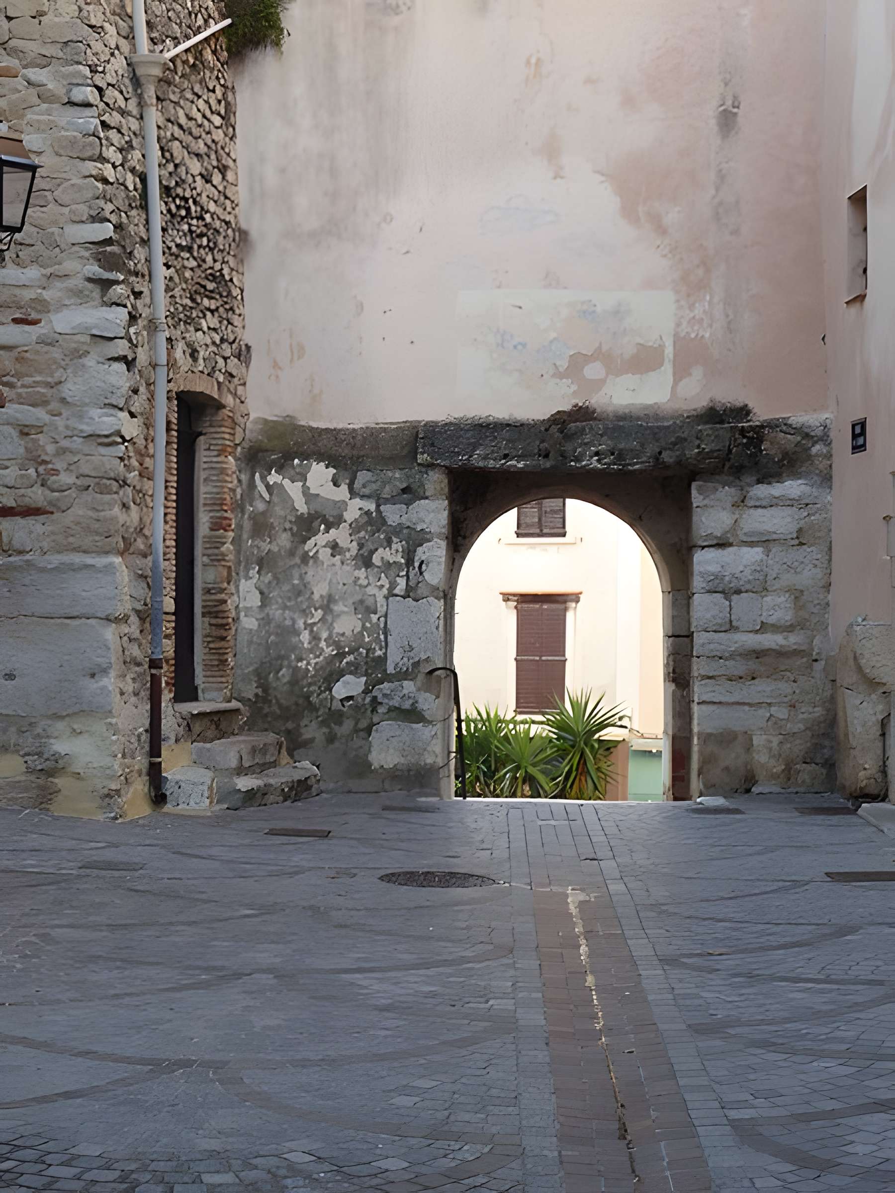 Enceinte gréco-romaine d'Antibes