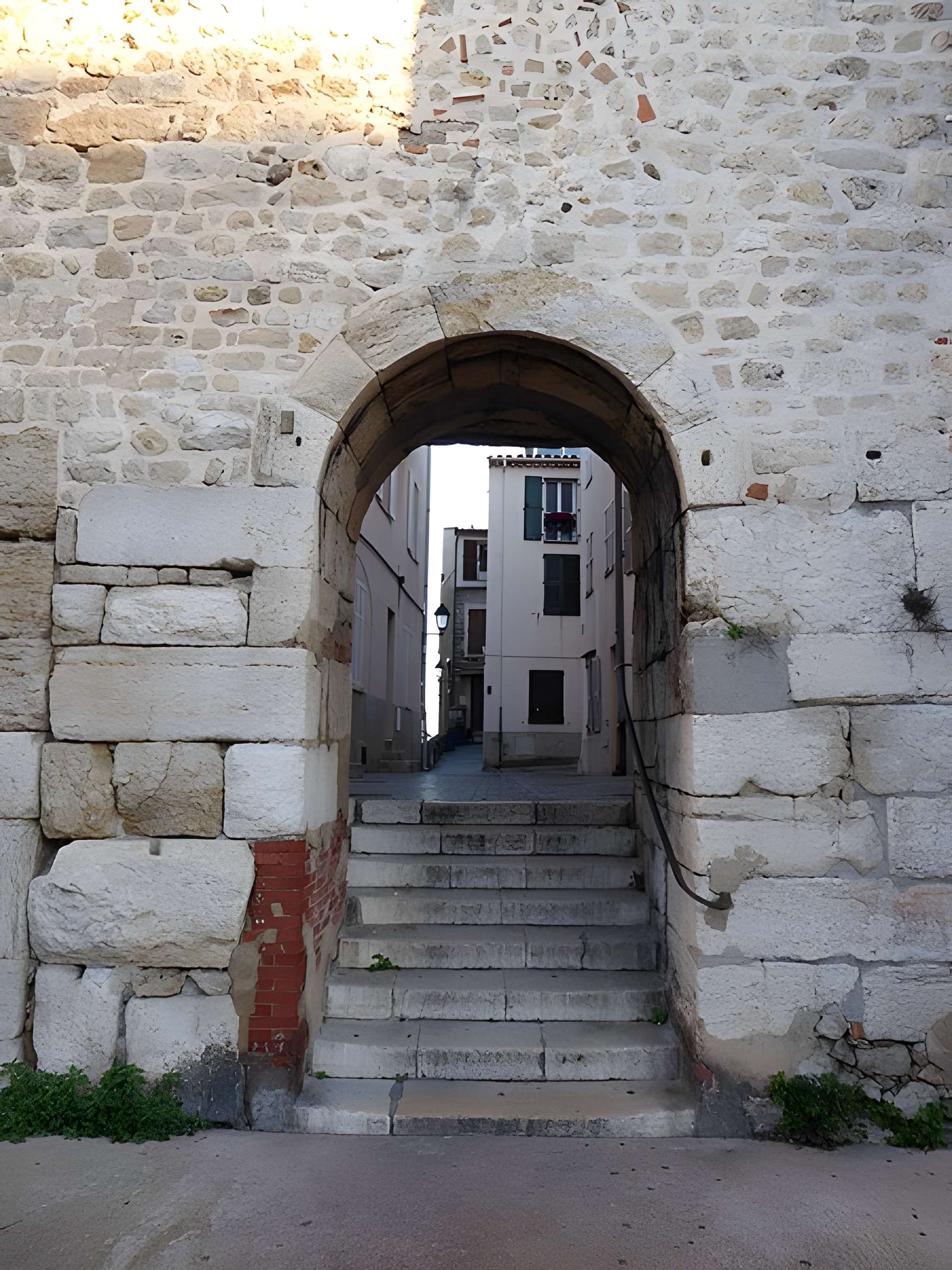 Enceinte gréco-romaine d'Antibes