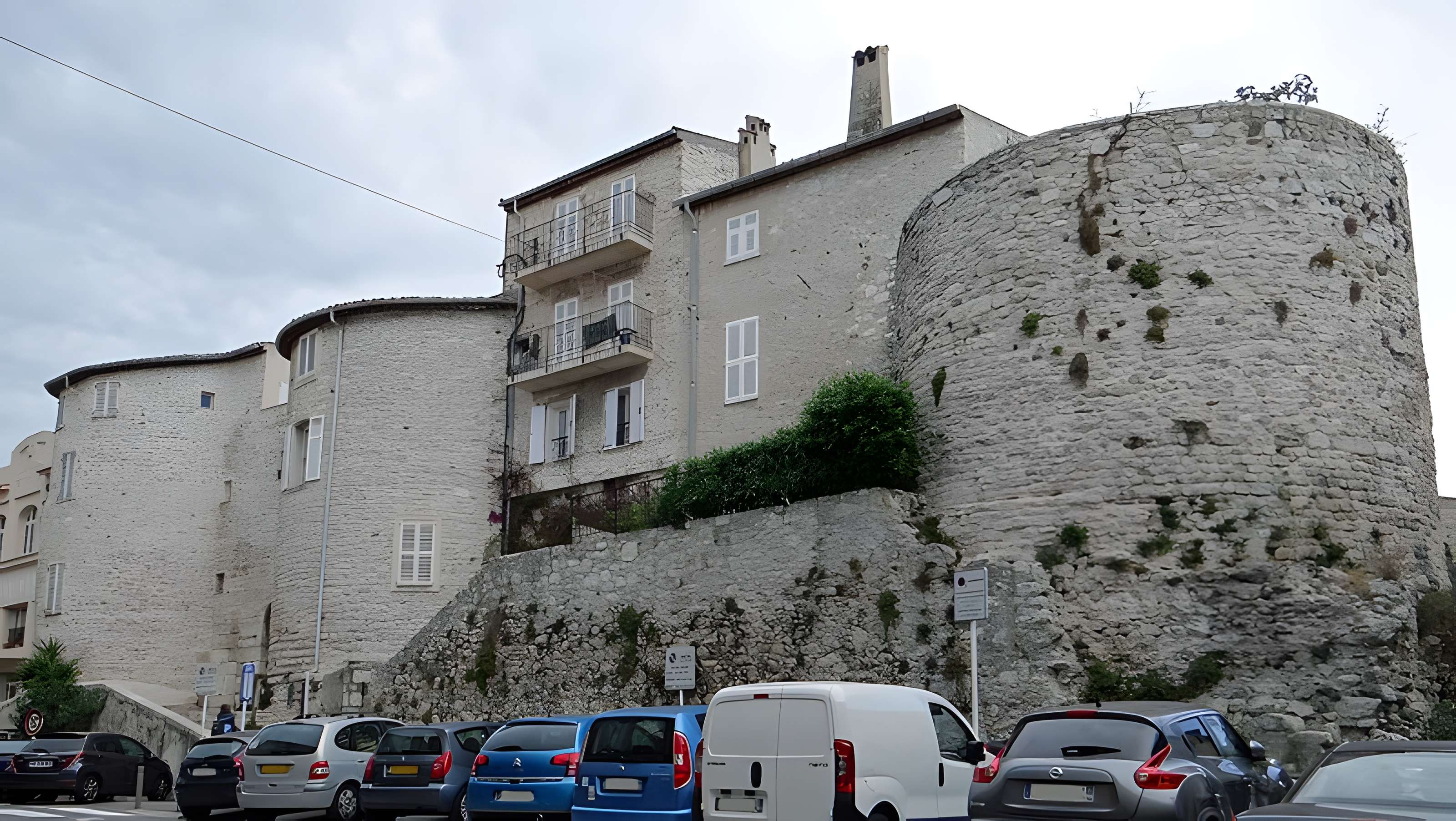 Enceinte gréco-romaine d'Antibes