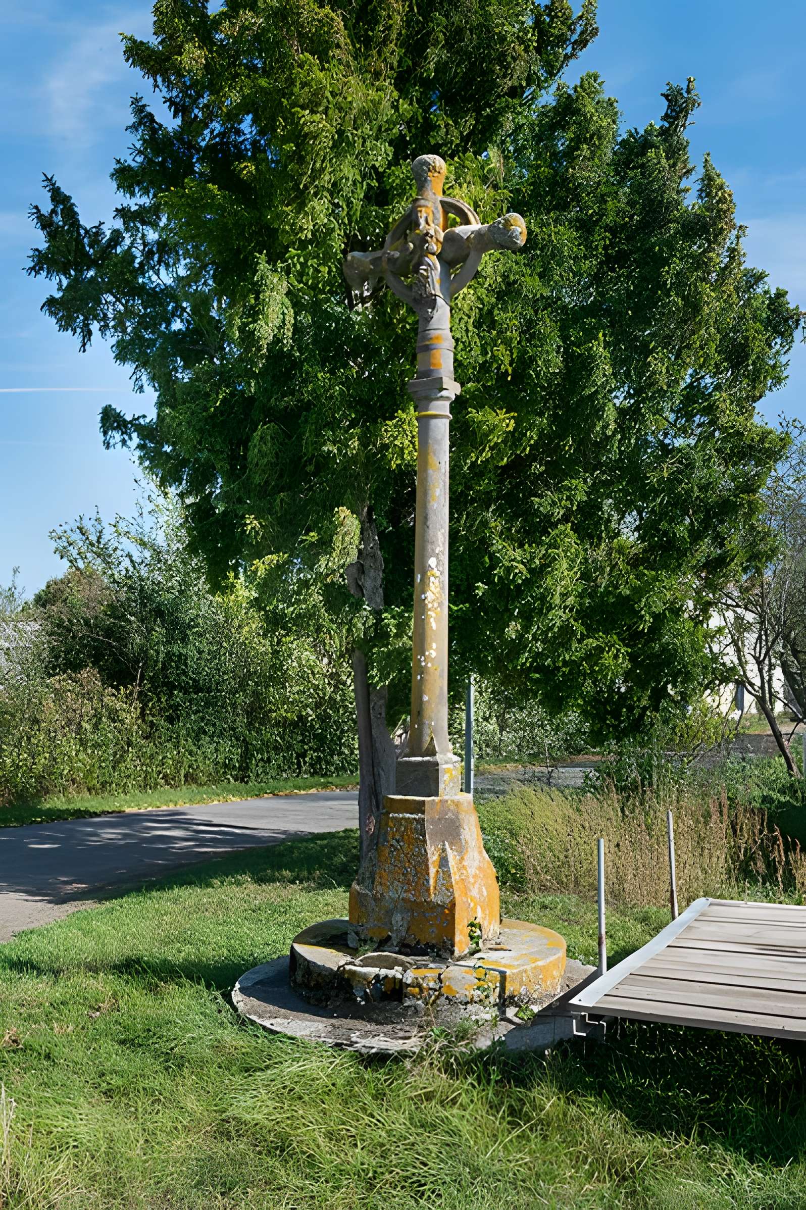 Croix de chemin dite Croix du Buisson
