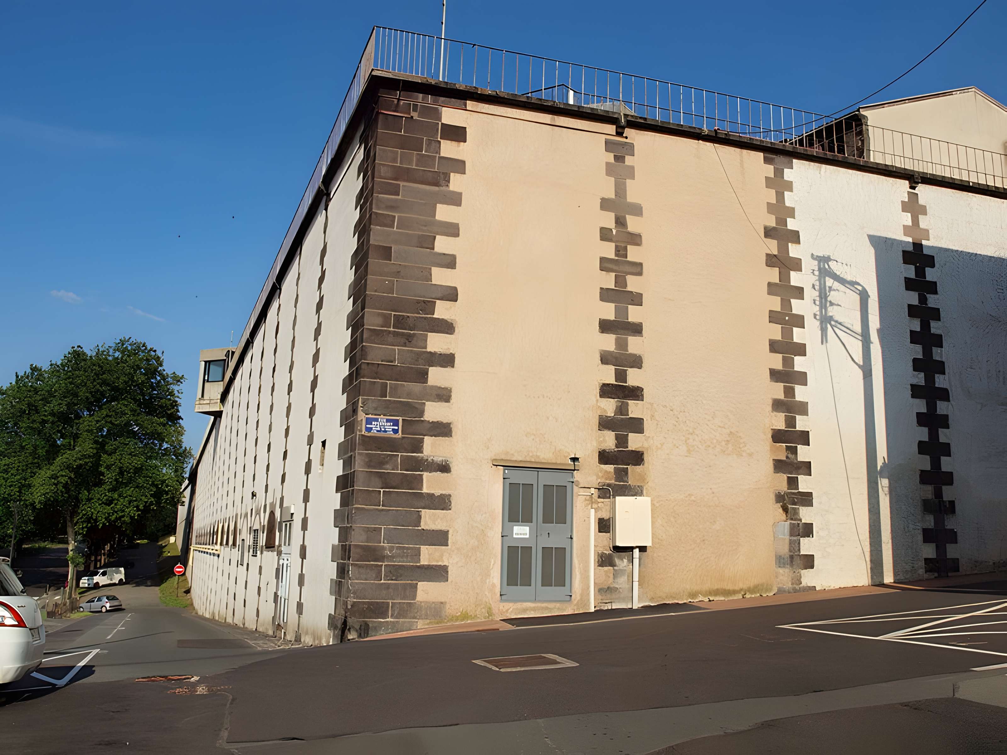 Ancien monastère des Cordeliers, puis Maison centrale
