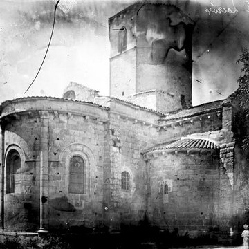 Eglise Saint-Hilaire et ancien monastère