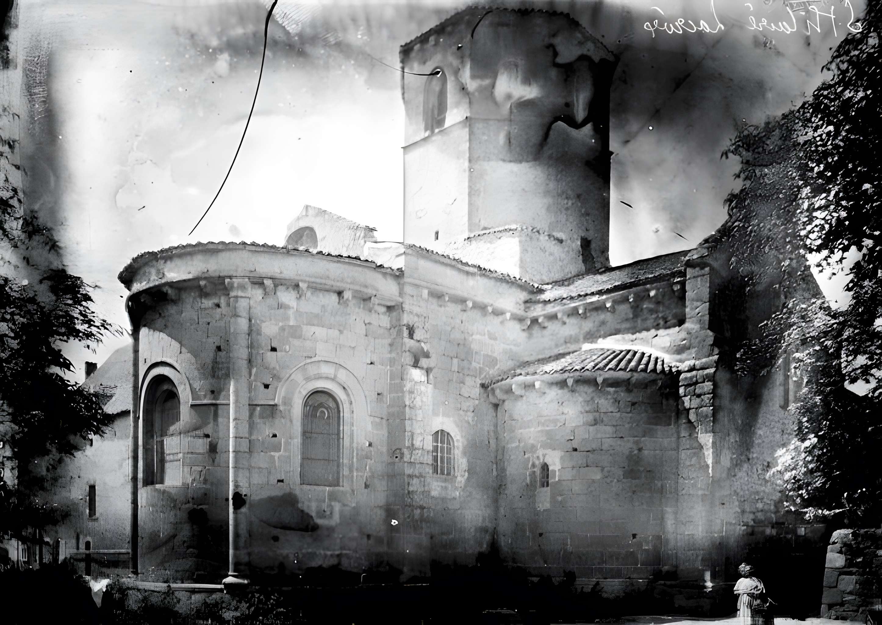 Eglise Saint-Hilaire et ancien monastère