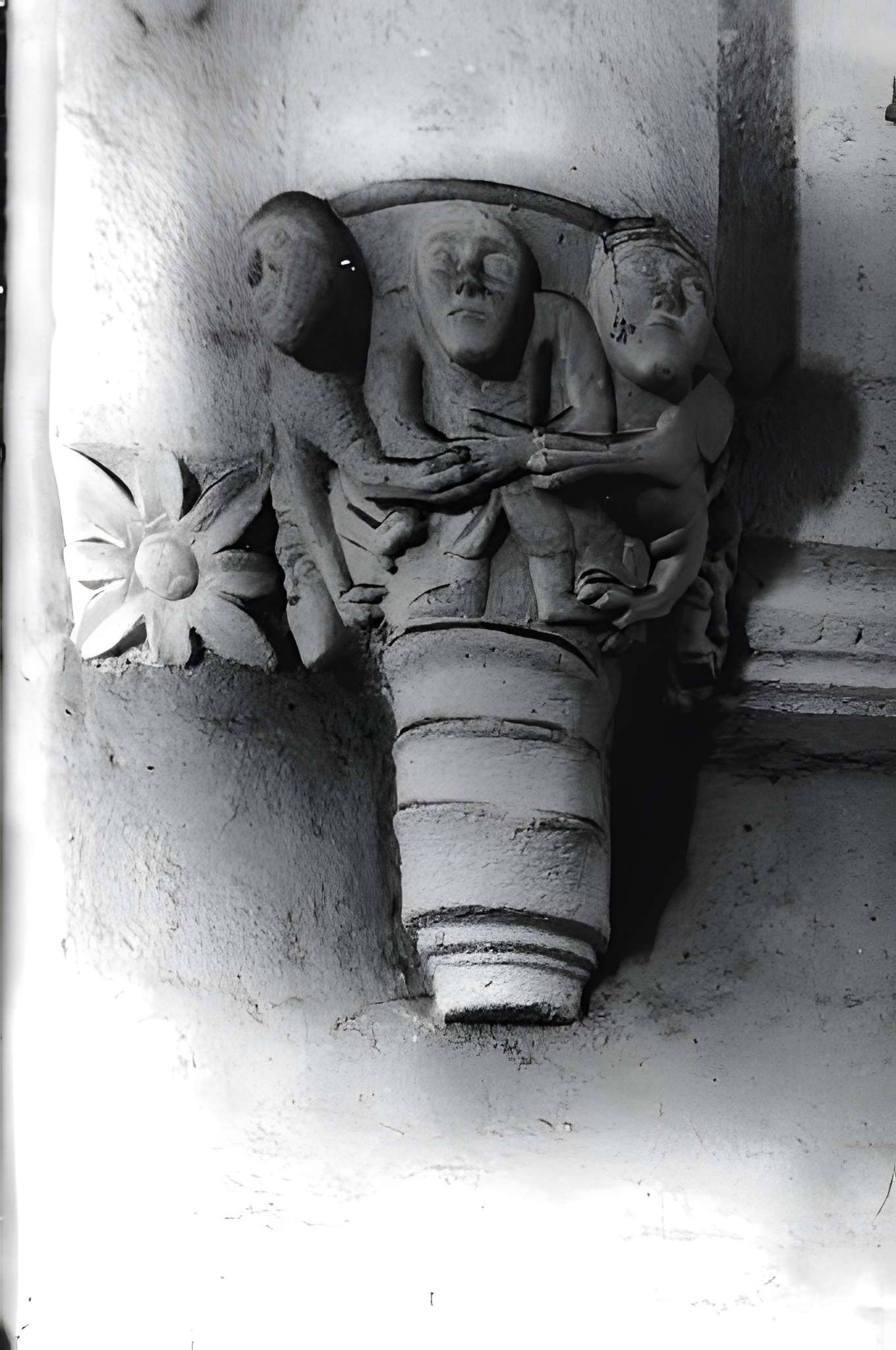 Eglise Saint-Hilaire et ancien monastère