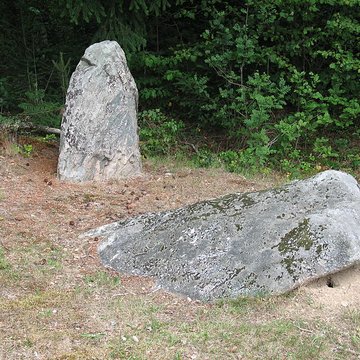 Deux mégalithes