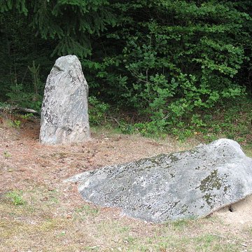 Deux mégalithes