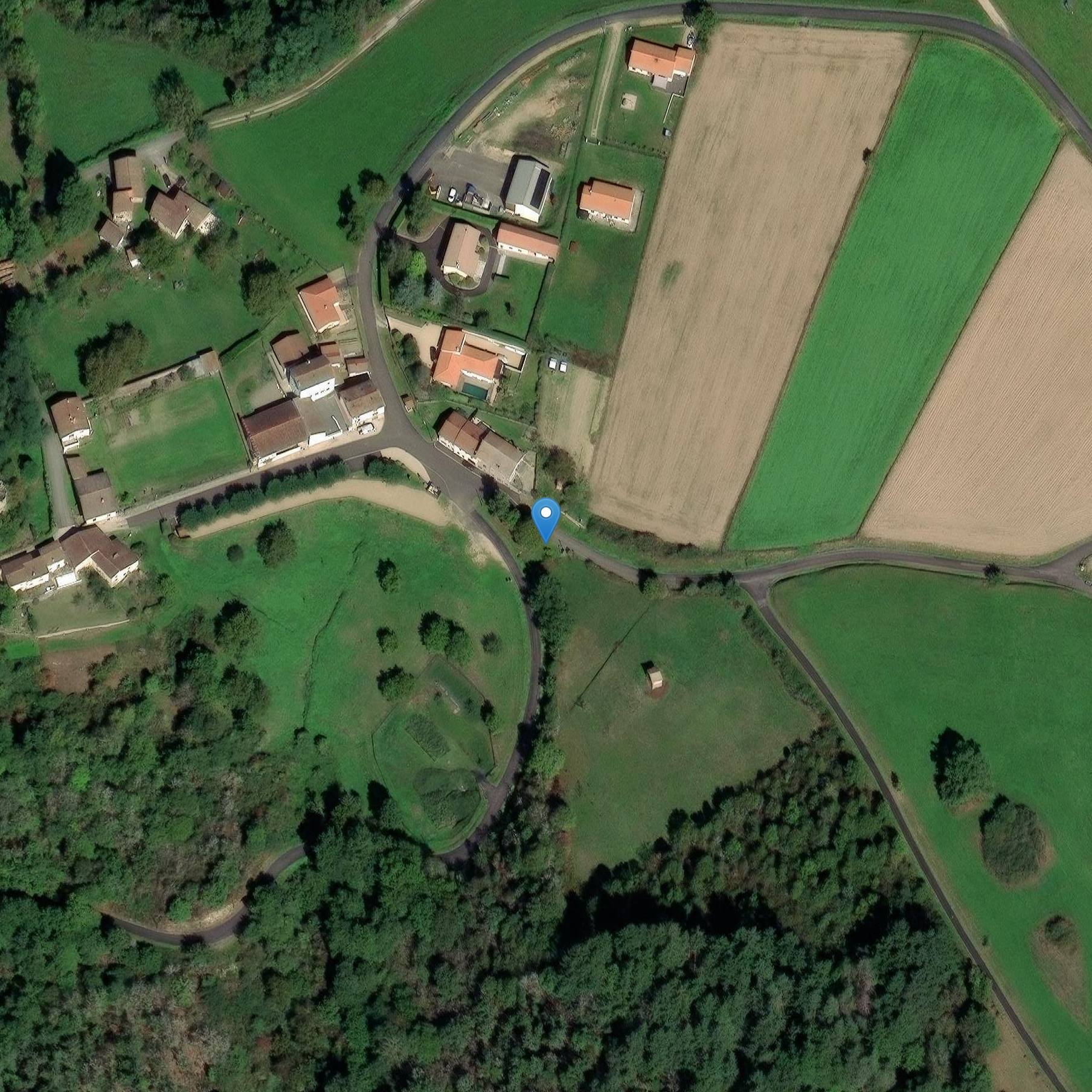 Photo de Croix située à l'entrée du village