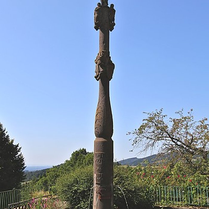 Photo de Croix en pierre du XVIe siècle