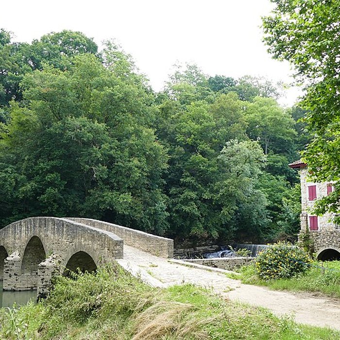 Photo de Pont ancien et Moulin de Heugas situés sur le Lihoury