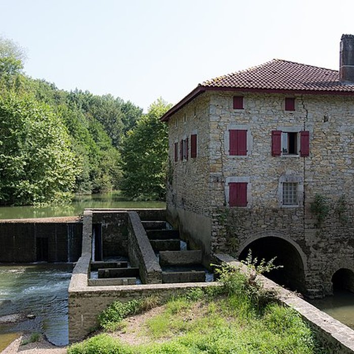 Photo de Pont ancien et Moulin de Heugas situés sur le Lihoury
