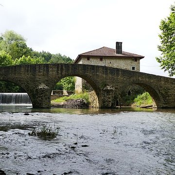 Pont ancien et Moulin de Heugas situés sur le Lihoury