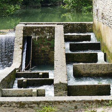Pont ancien et Moulin de Heugas situés sur le Lihoury
