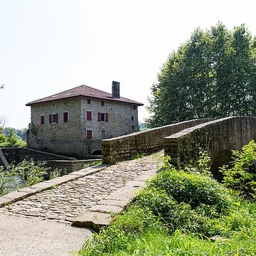 Pont ancien et Moulin de Heugas situés sur le Lihoury