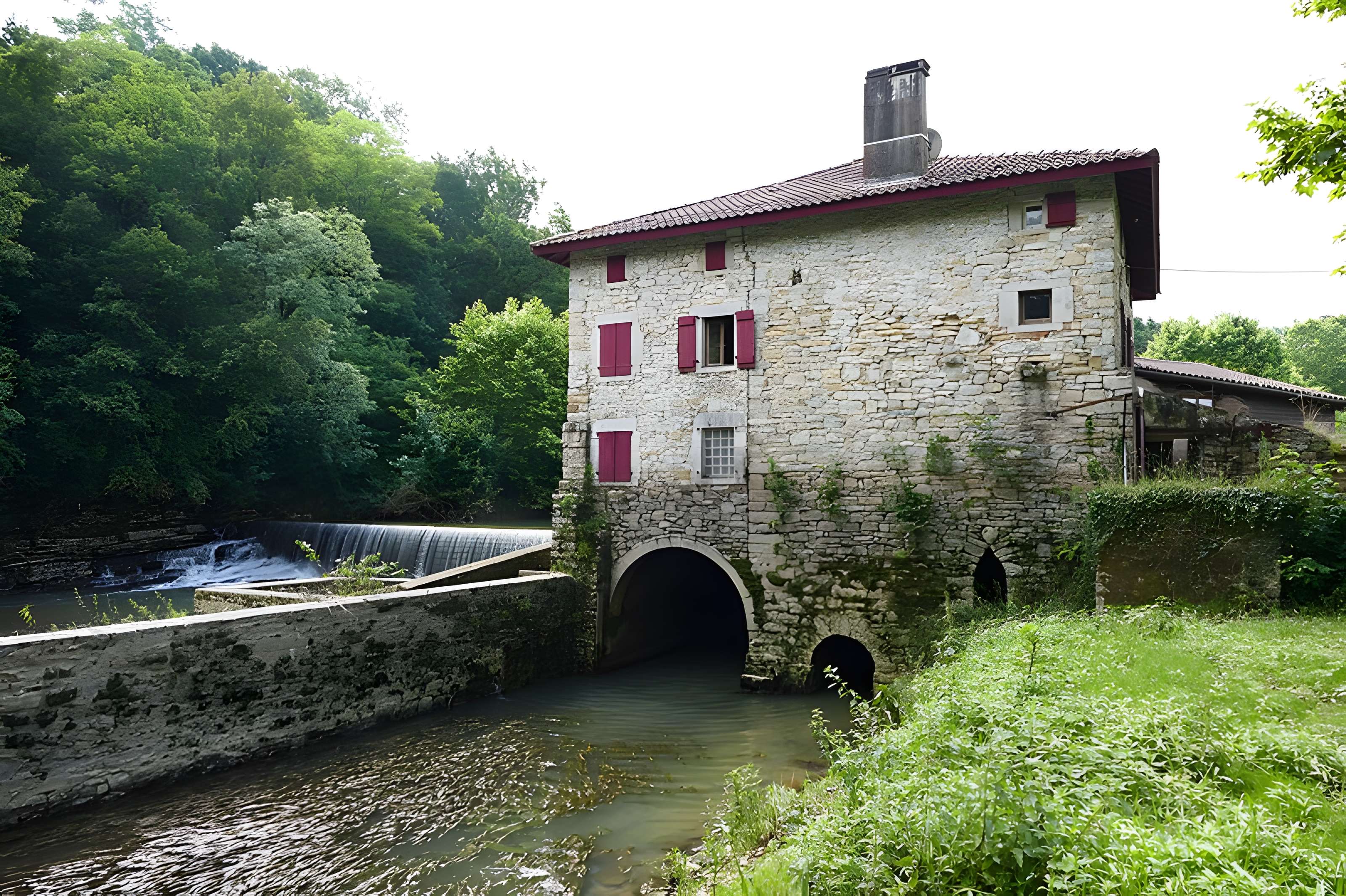 Pont ancien et Moulin de Heugas situés sur le Lihoury