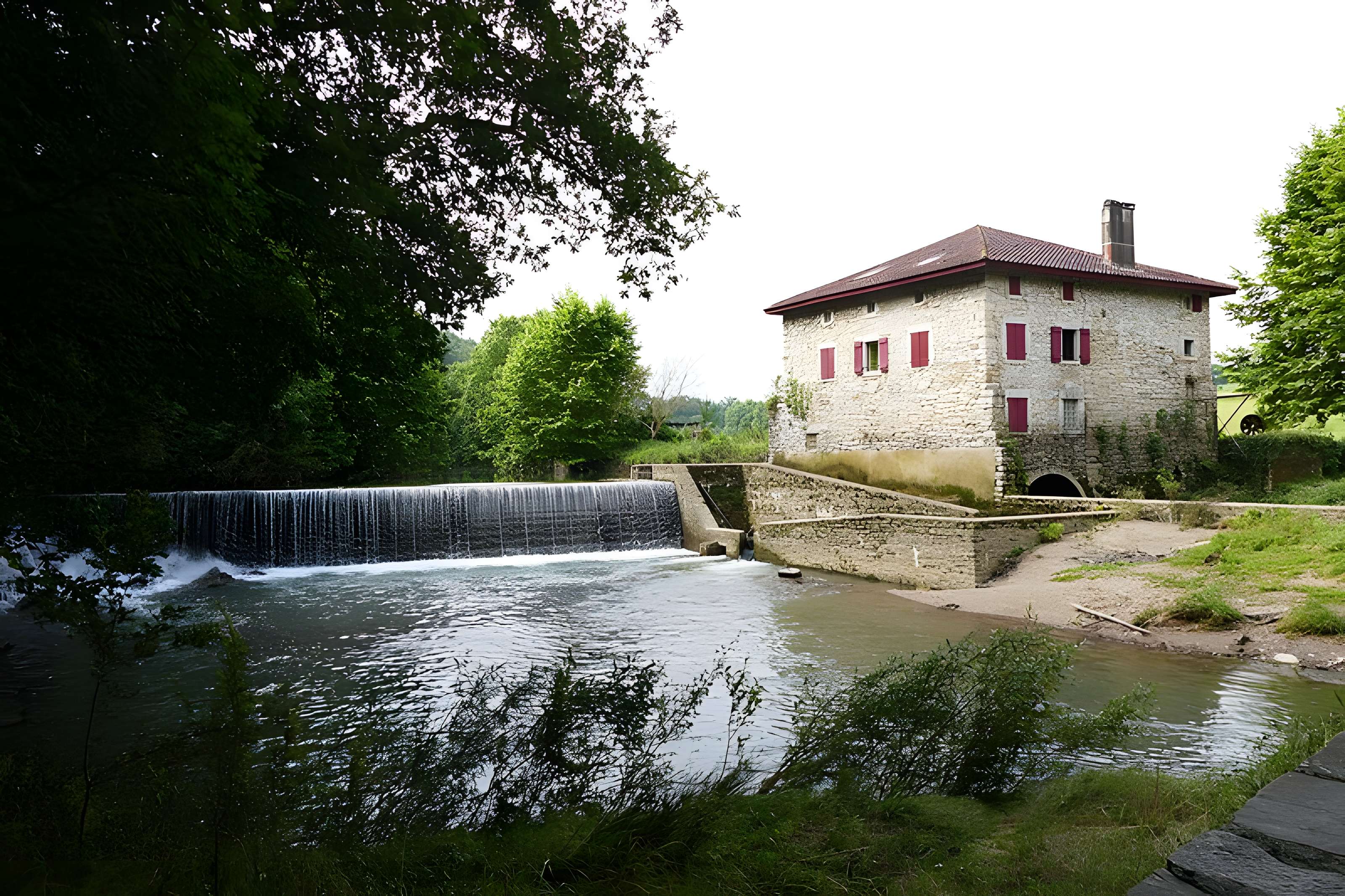 Pont ancien et Moulin de Heugas situés sur le Lihoury
