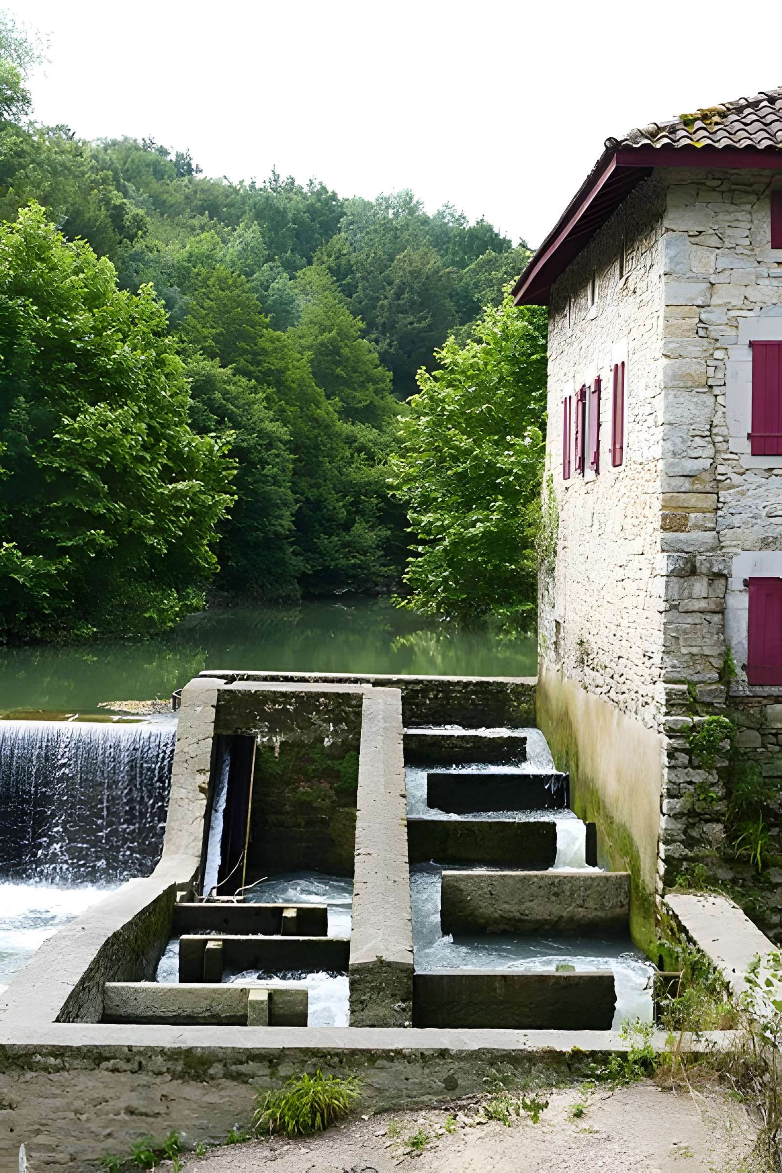 Pont ancien et Moulin de Heugas situés sur le Lihoury