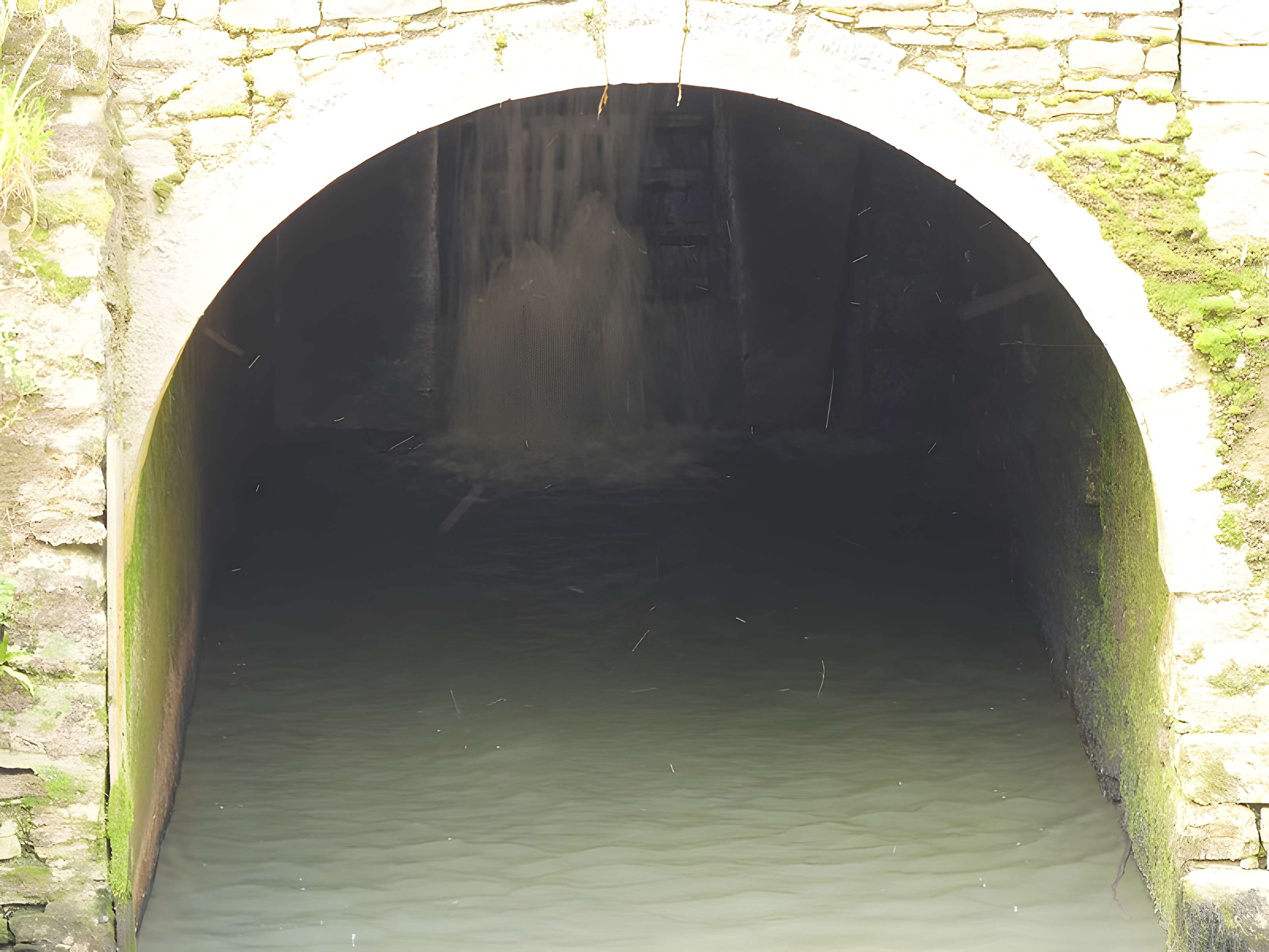 Pont ancien et Moulin de Heugas situés sur le Lihoury