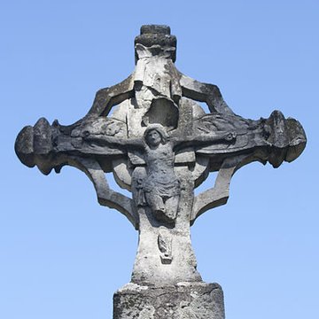 Croix sculptée