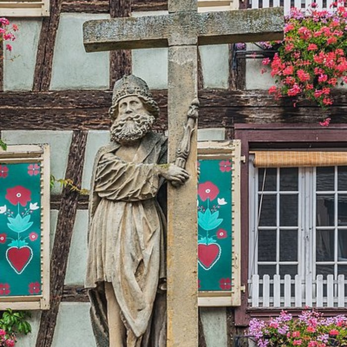 Photo de Fontaine Constantin, située devant léglise