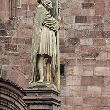 Fontaine Constantin, située devant léglise