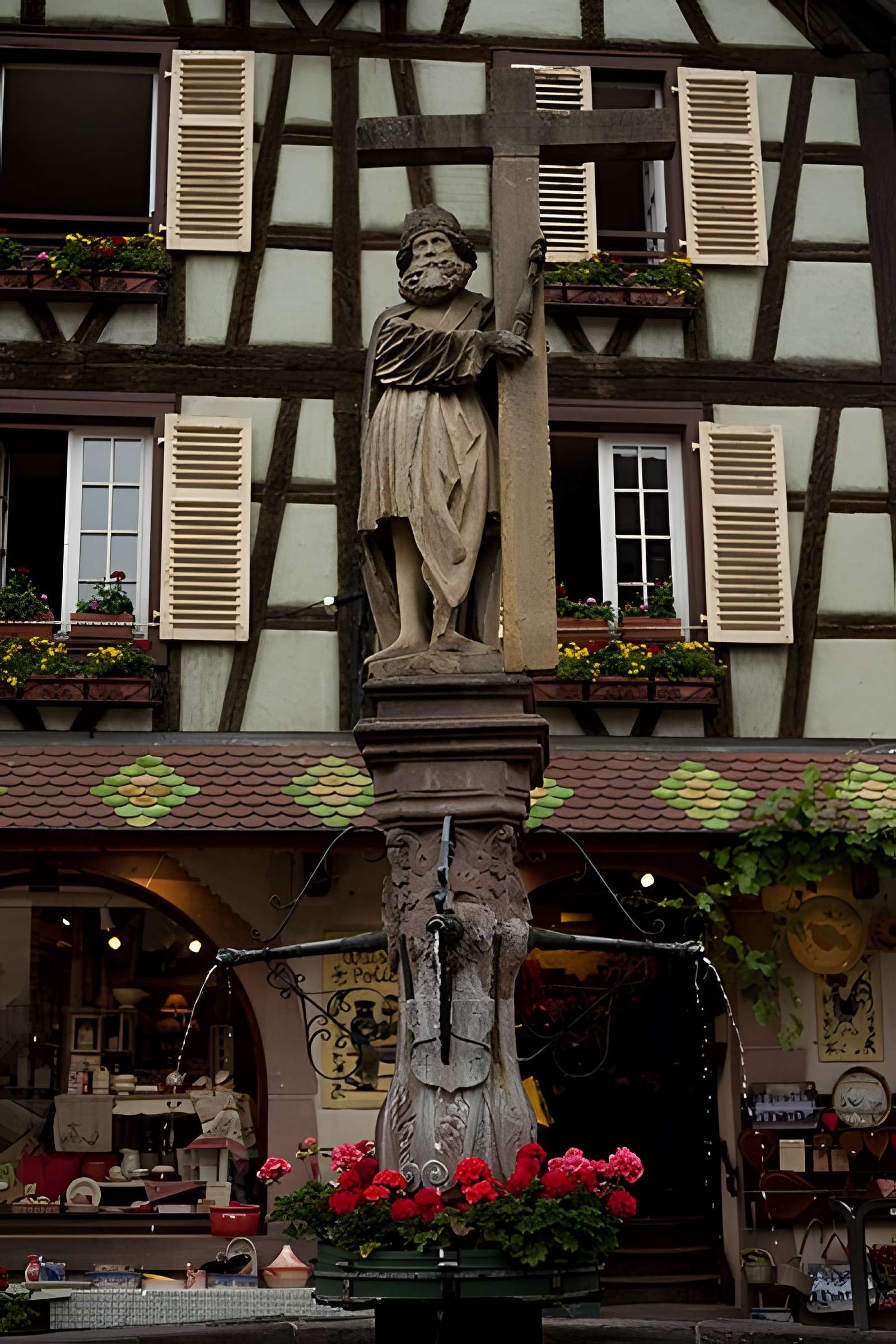 Fontaine Constantin, située devant l'église