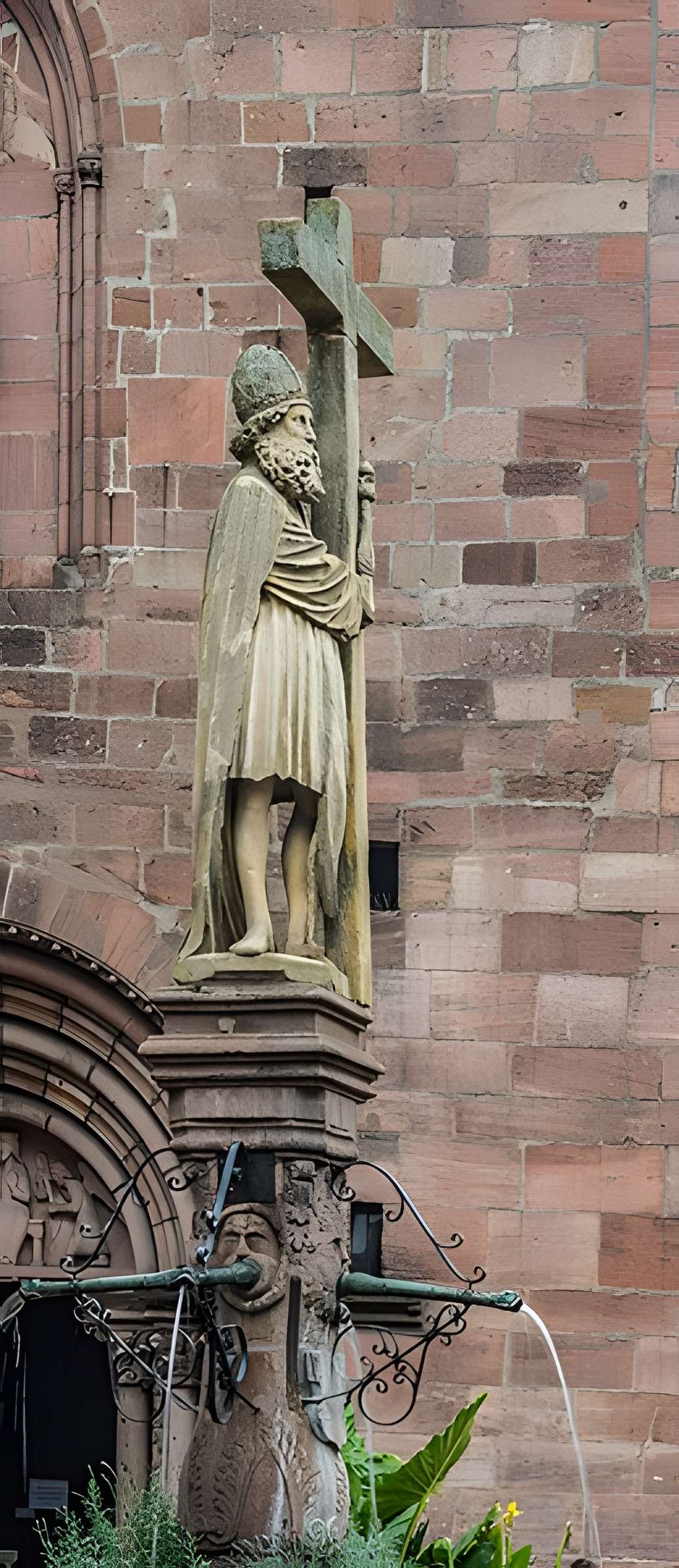 Fontaine Constantin, située devant l'église