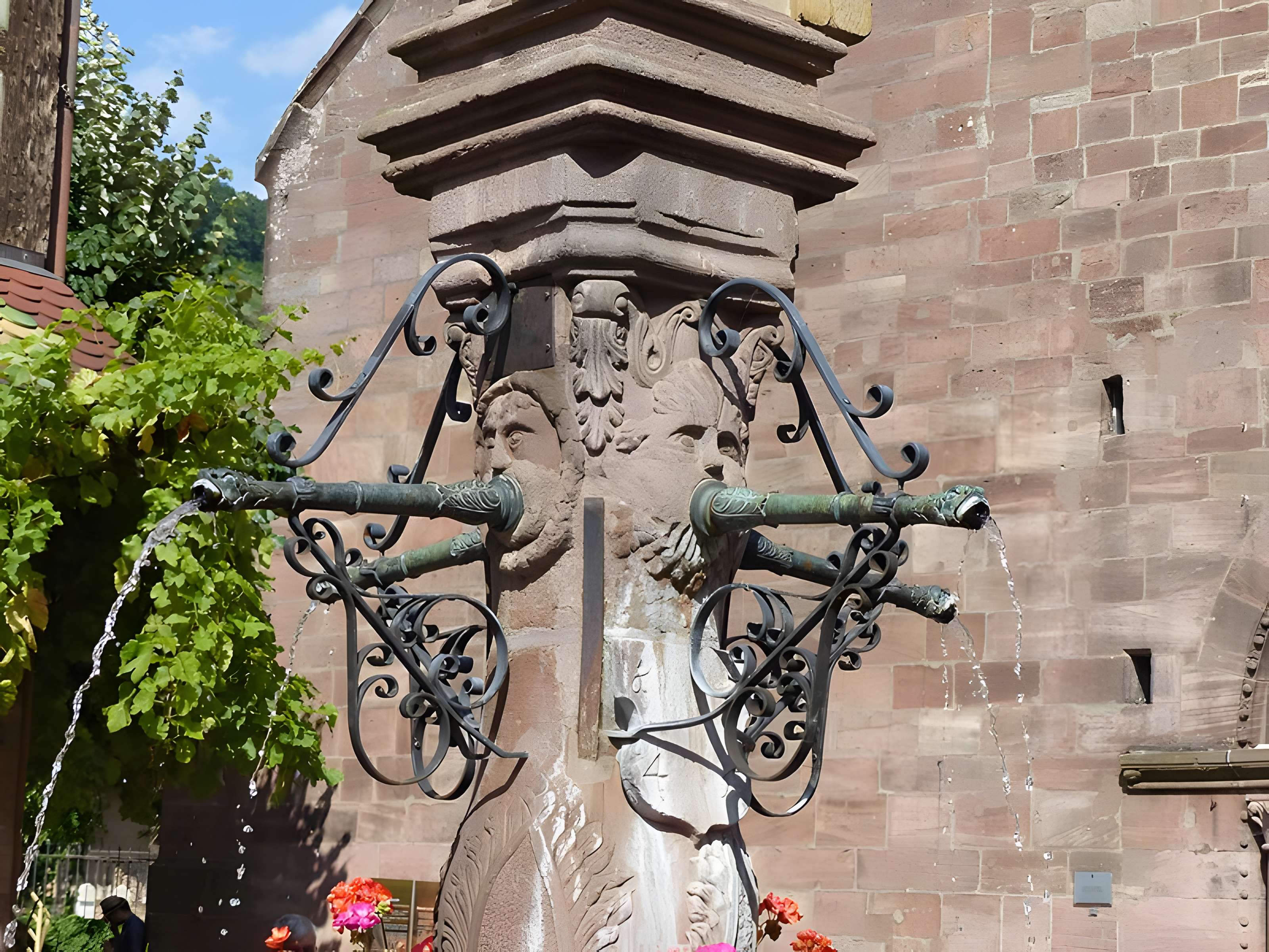 Fontaine Constantin, située devant l'église