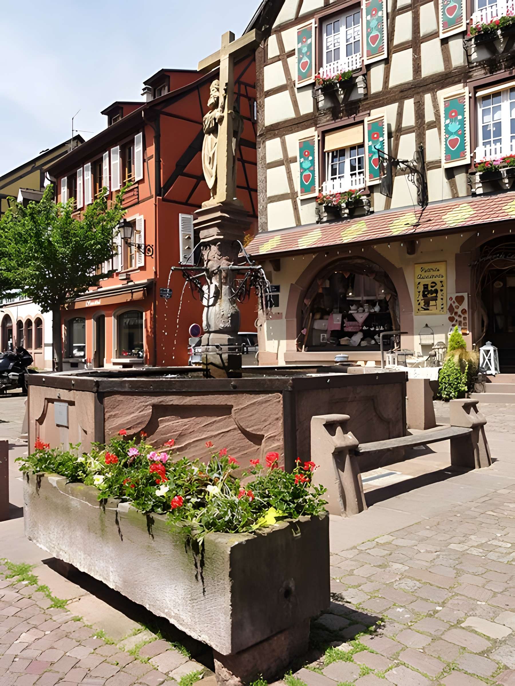 Fontaine Constantin, située devant l'église