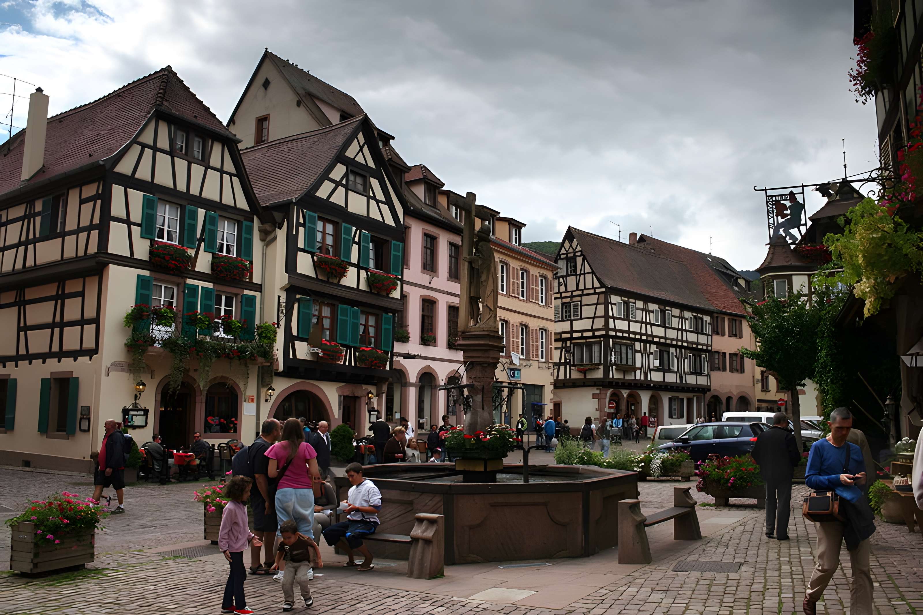 Fontaine Constantin, située devant l'église
