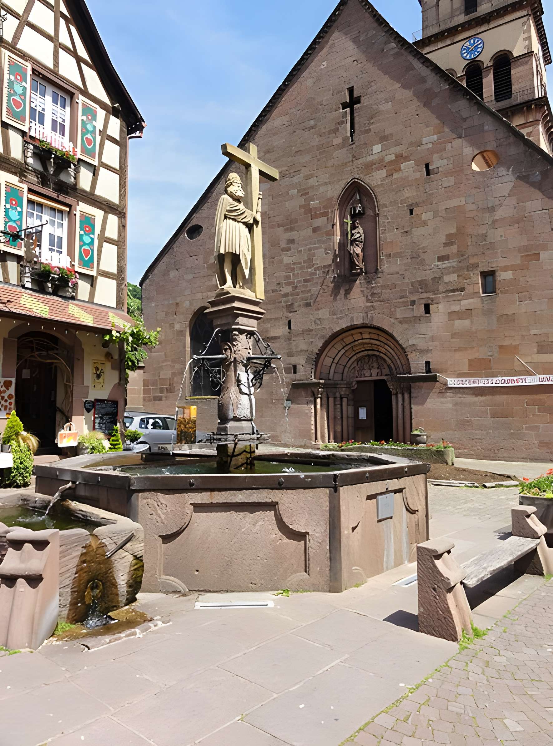 Fontaine Constantin, située devant l'église