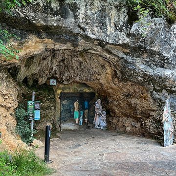 Site archéologique des grottes dIsturits, dOxocelhaya et dErberua également sur commune de Saint-Martin-dArberoue