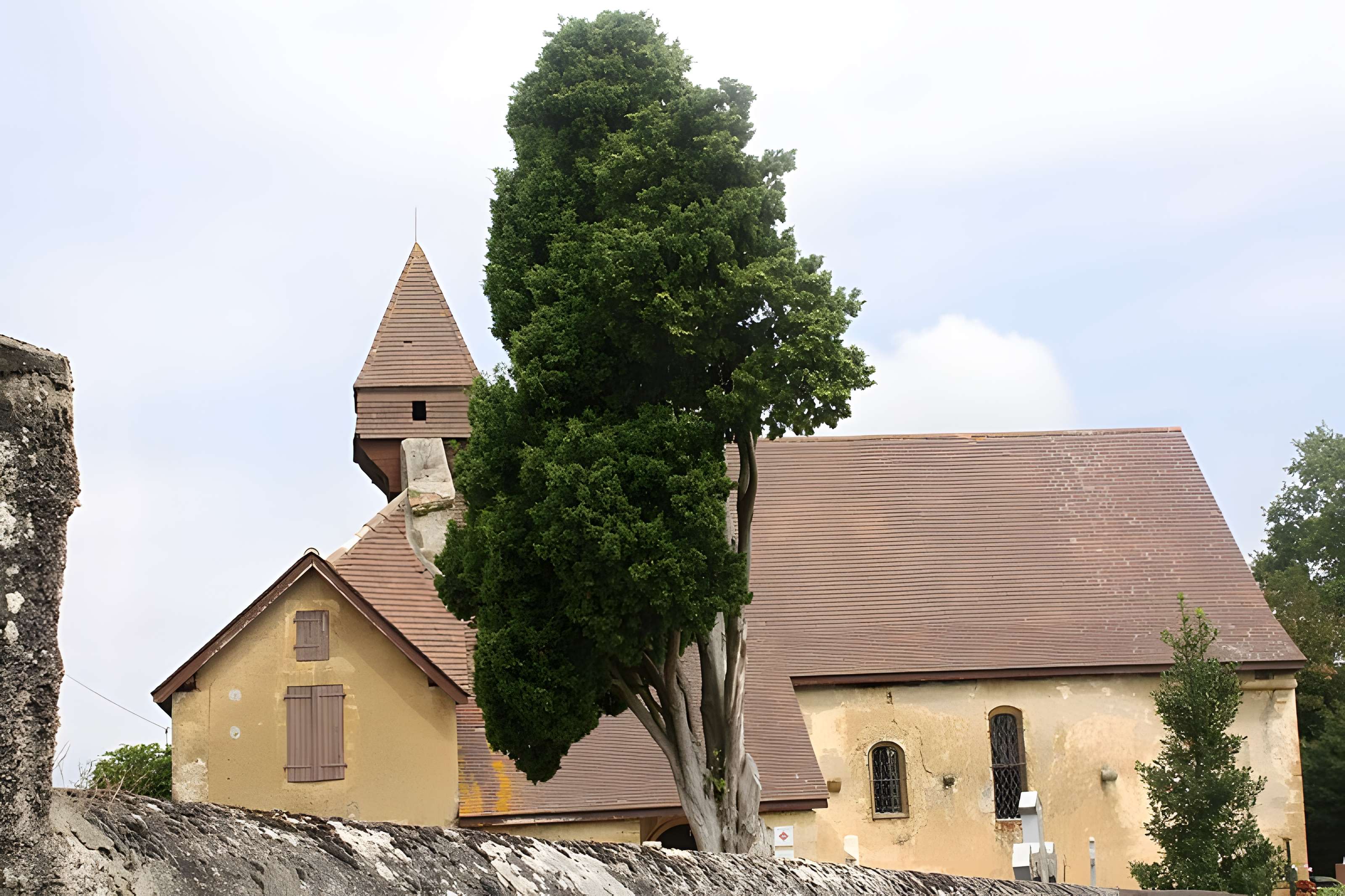Eglise Saint-Martin et portail du cimetière