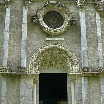 Calvaire et chemin de croix extérieur