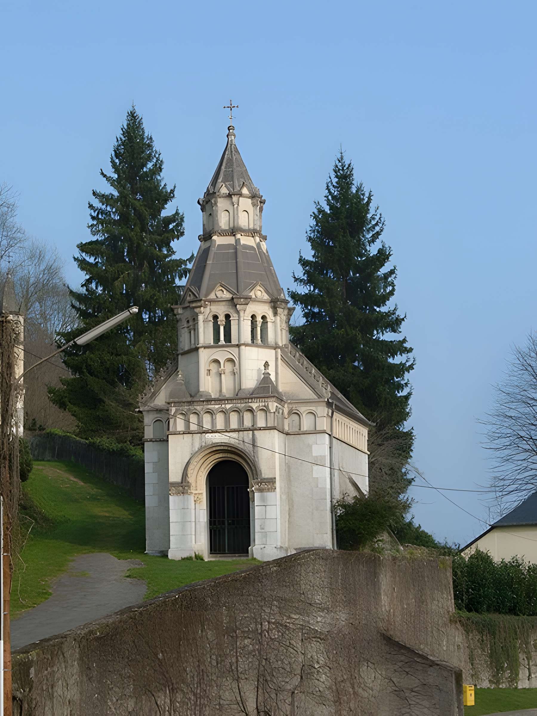 Calvaire et chemin de croix extérieur