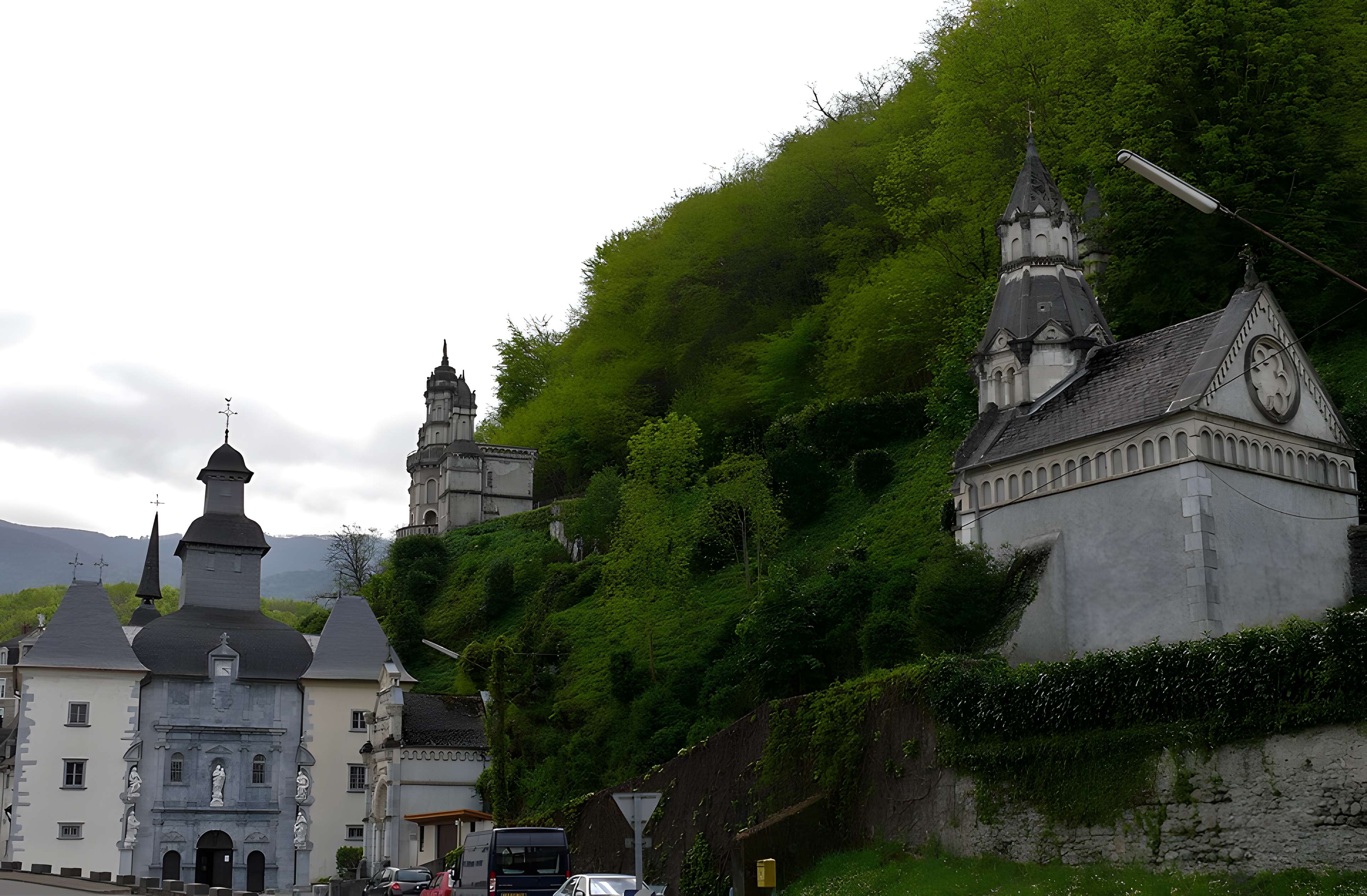 Calvaire et chemin de croix extérieur