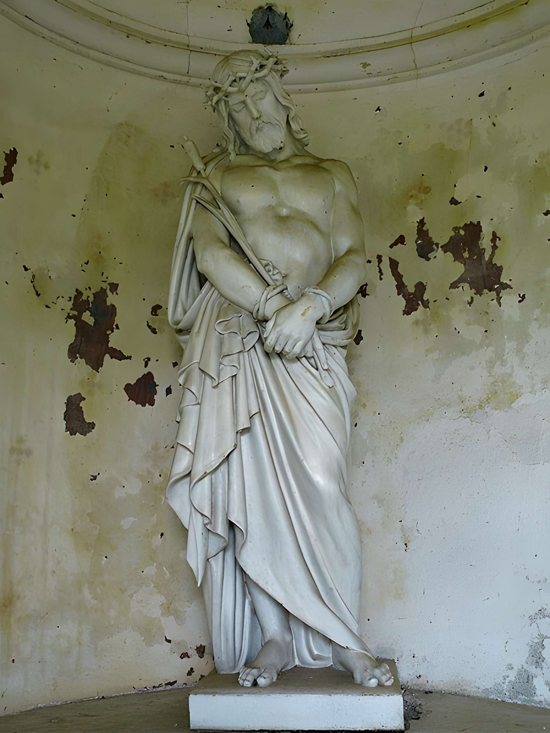 Calvaire et chemin de croix extérieur