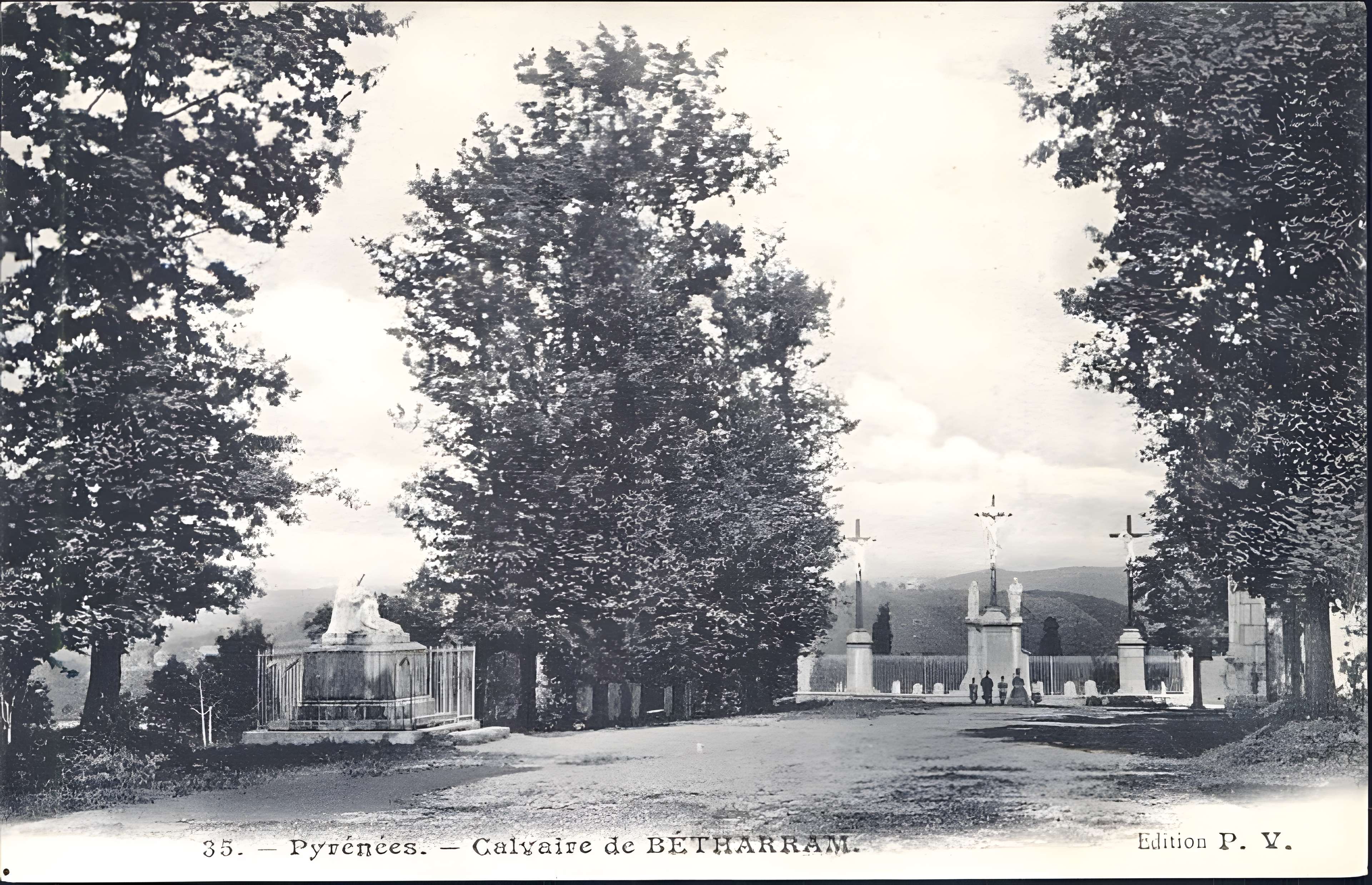 Calvaire et chemin de croix extérieur