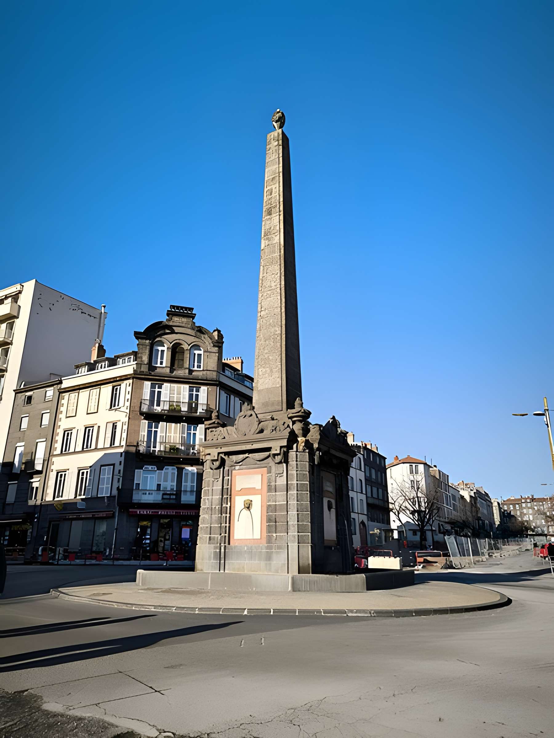 Fontaine de la Pyramide à Clermont-Ferrand