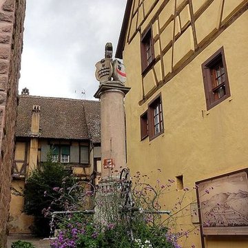 Fontaine de la Sinne à Riquewihr