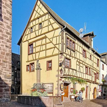Fontaine de la Sinne à Riquewihr