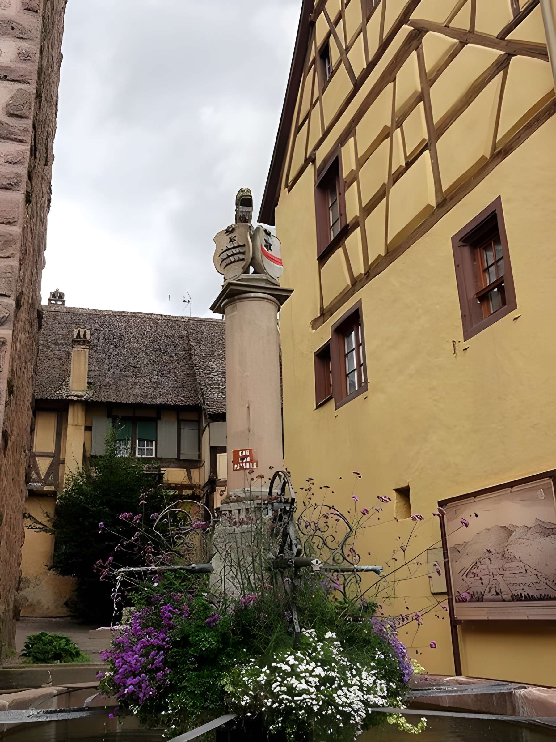 Fontaine de la Sinne à Riquewihr