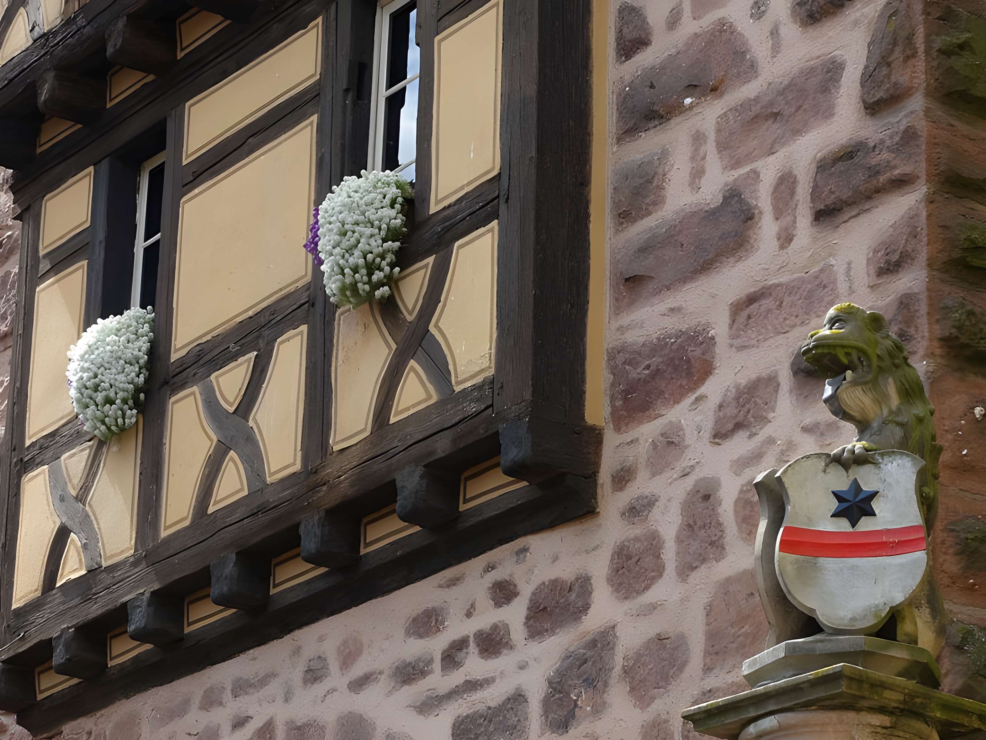 Fontaine de la Sinne à Riquewihr