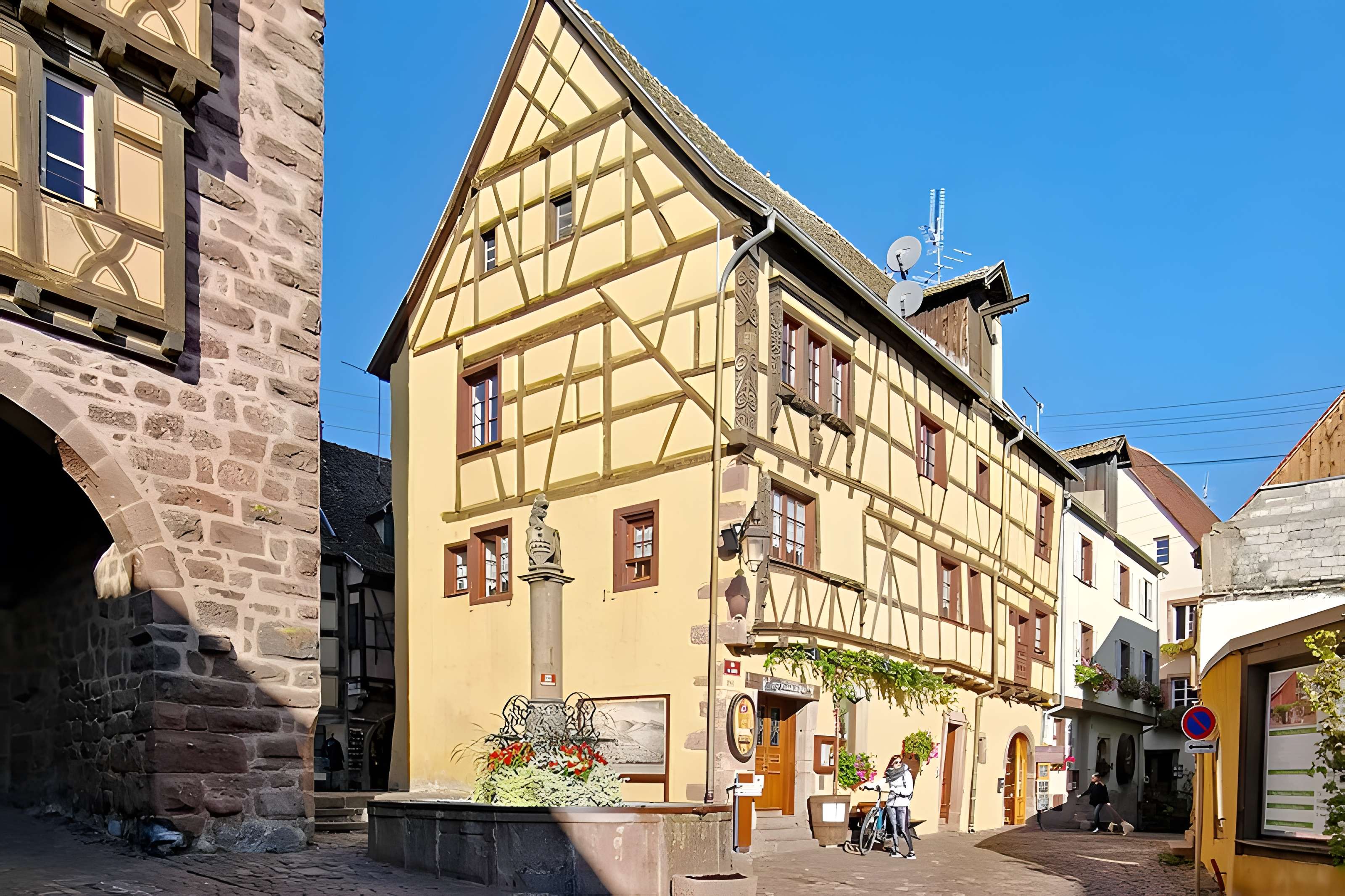 Fontaine de la Sinne à Riquewihr