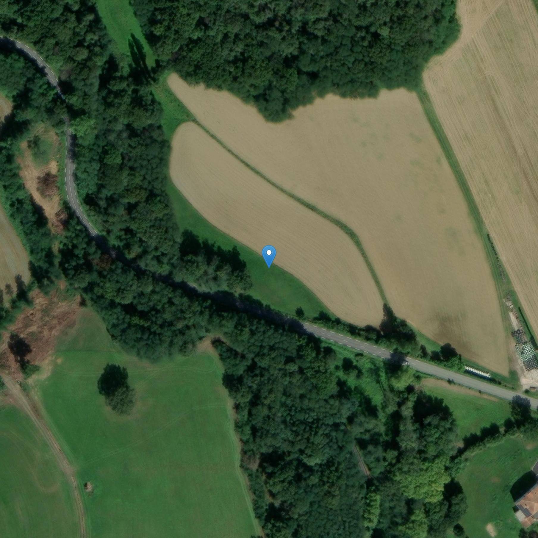 Photo de Straßenkreuzung am Rand der R.D. Nr. 14