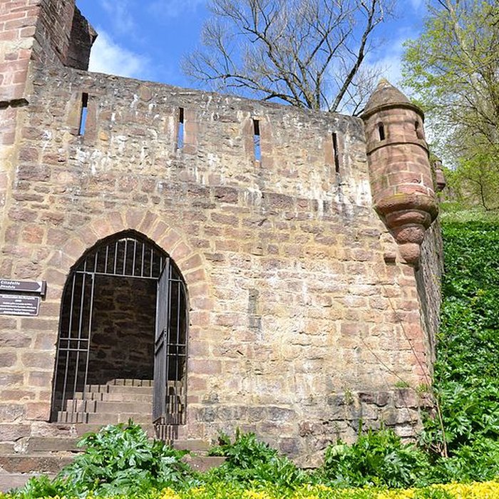 Photo de Anciens remparts de la ville haute et du faubourg dEspagne