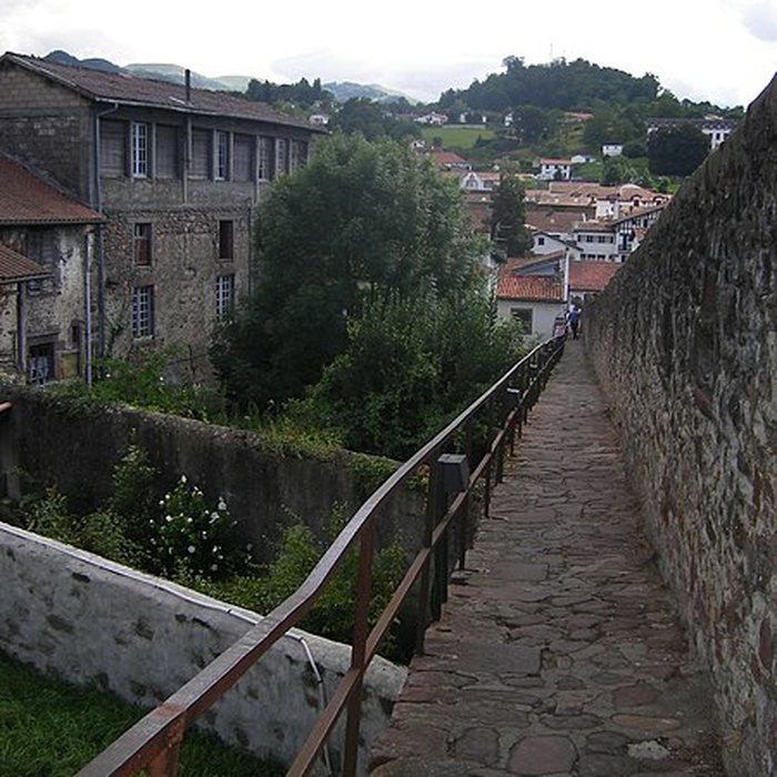 Photo de Anciens remparts de la ville haute et du faubourg dEspagne