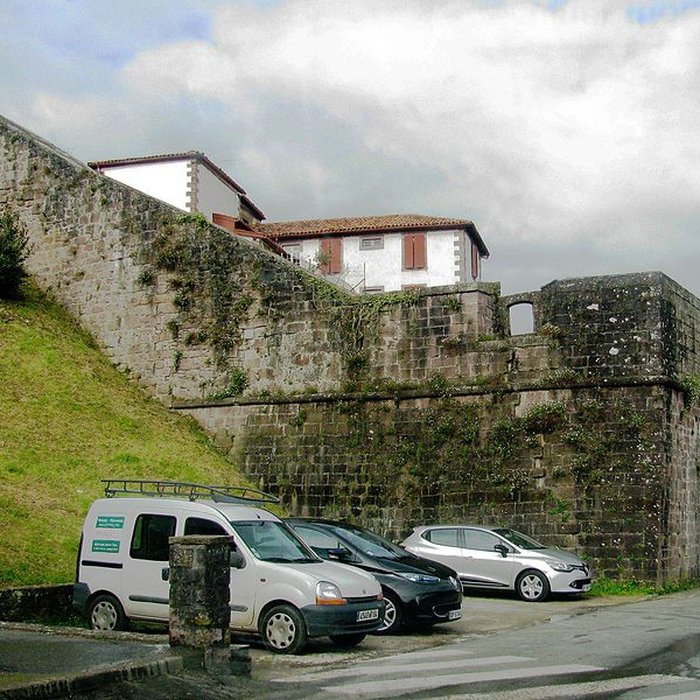 Photo de Anciens remparts de la ville haute et du faubourg dEspagne