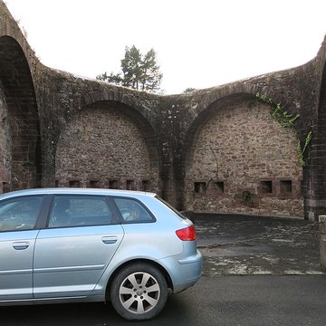 Anciens remparts de la ville haute et du faubourg dEspagne