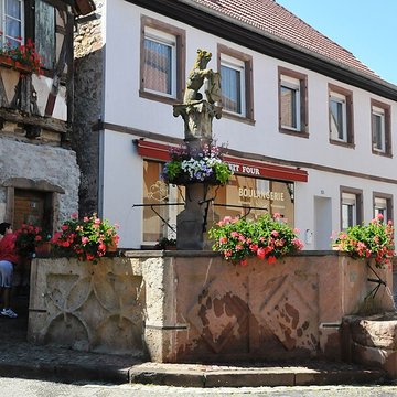 Fontaine de lOurs à Heiligenstein
