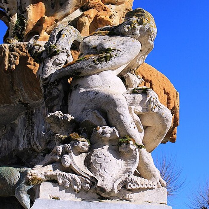 Photo de Fontaine Duvignau-Bousigues dite « des Quatre-Vallées »